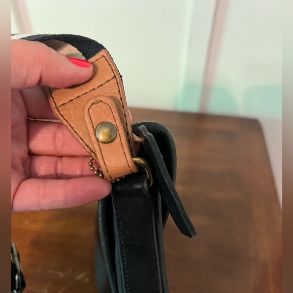 Vintage COACH Black Leather Crossbody Bag - Picture 12 of 14